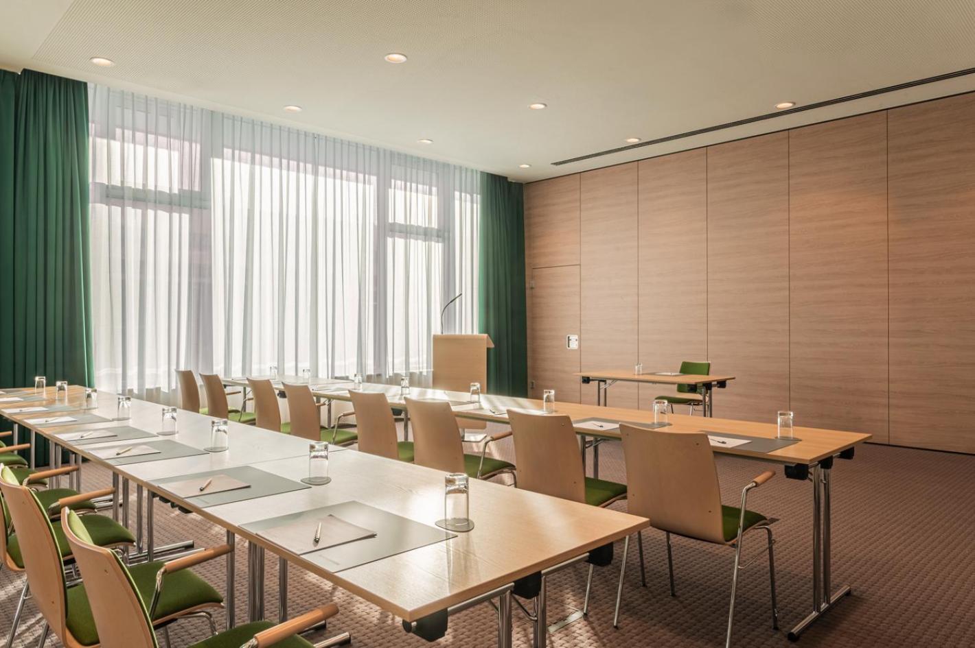Intercityhotel Luebeck ภายนอก รูปภาพ